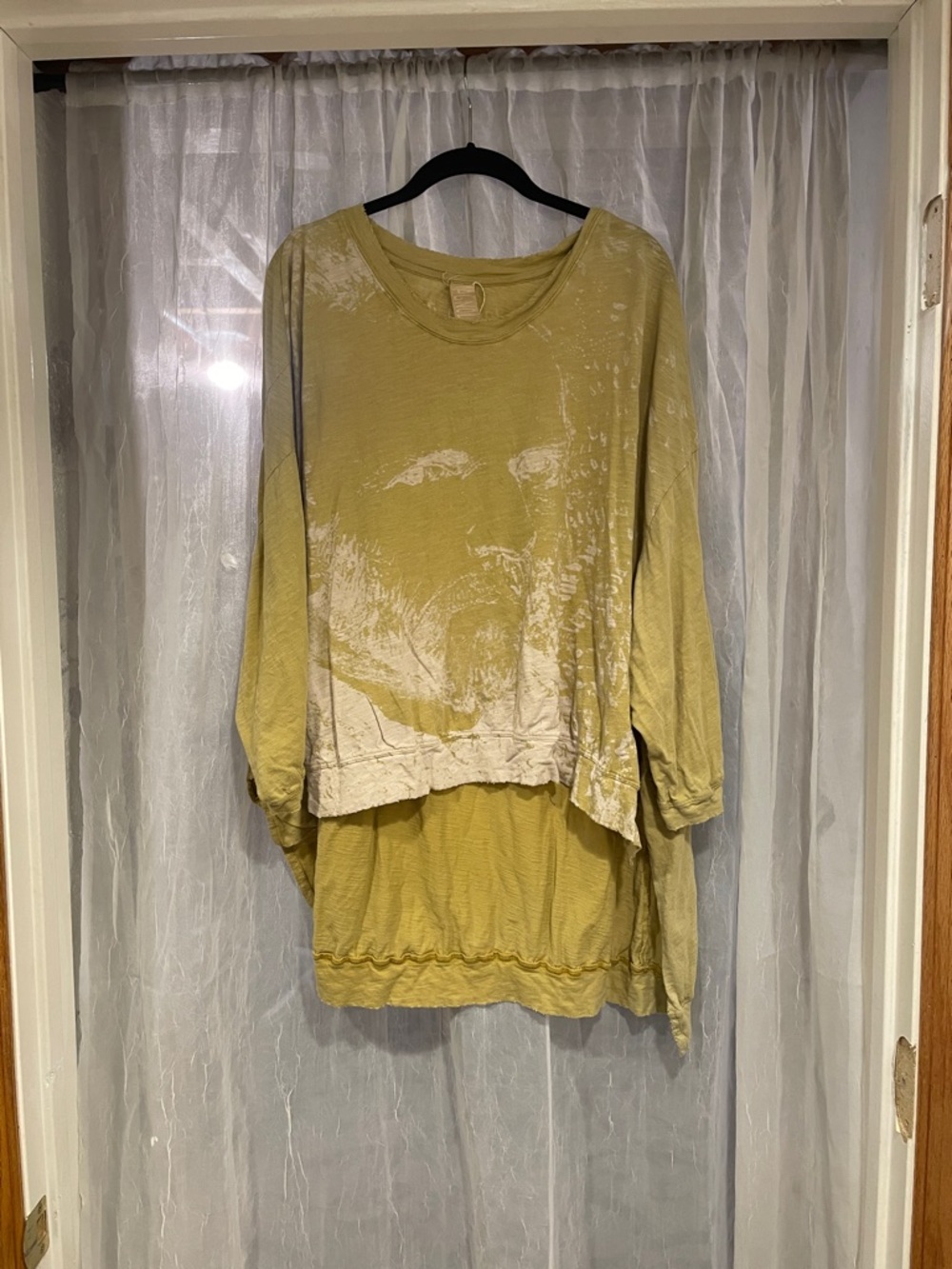 Magnolia Pearl Olive and Cream high low Short-Sleeve Tee